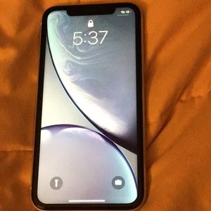 iPhone Xr 64G white cracked back